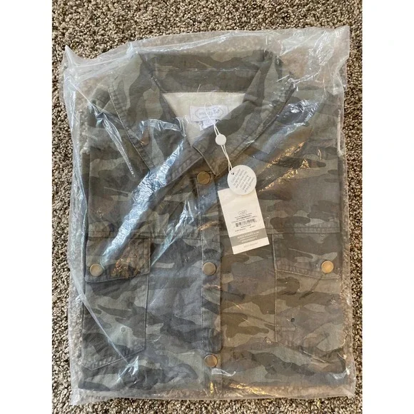 Mud Pie Sterling Camo Shacket - Large - Picture 3 of 6